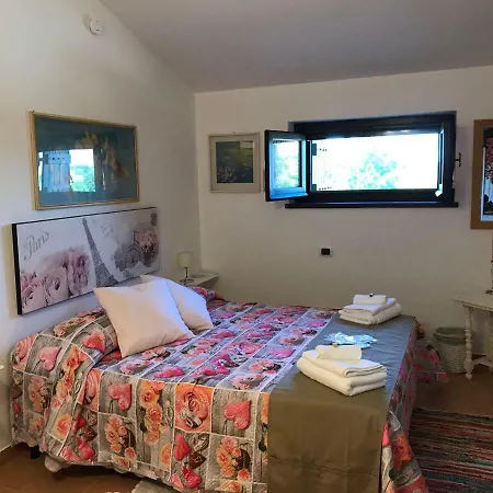 Casa Le Ghiande ベッド・アンド・ブレックファスト フォルメッロ